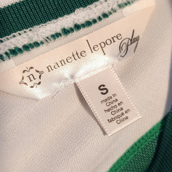 White and Green Sleeveless Tennis Dress - Picture 7 of 11